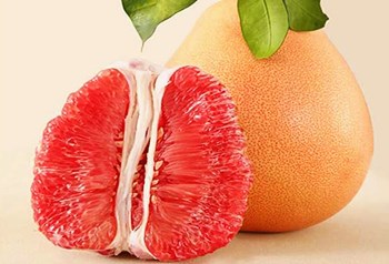 昌江三红蜜柚：色泽鲜艳、汁多柔软，清甜微酸