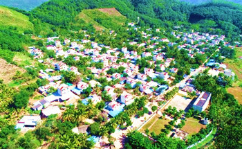 乐东南美村：庭院错落有致，风景如画，瓜果飘香